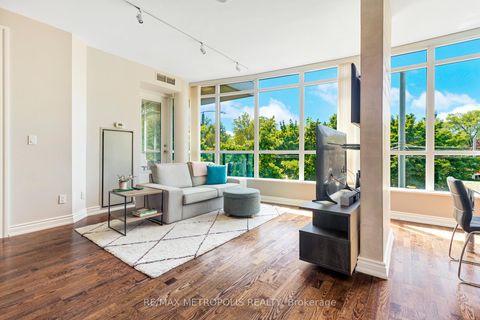 Photo 4 at 208 - 215 Fort York Boulevard, Niagara, Toronto