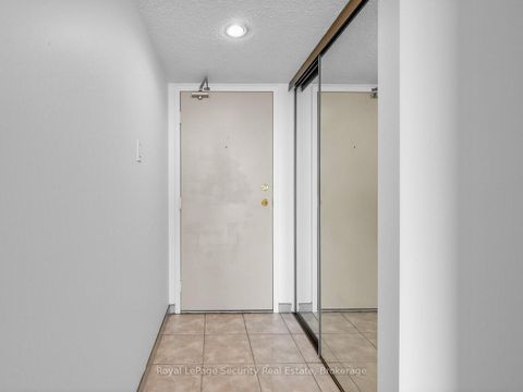 Photo 3 at 1702 - 10 Martha Eaton Way, Amesbury, Toronto