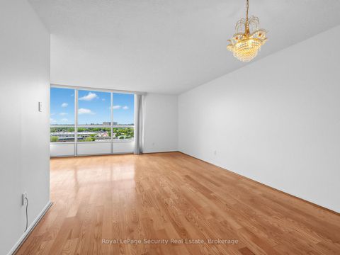 Photo 4 at 1702 - 10 Martha Eaton Way, Amesbury, Toronto