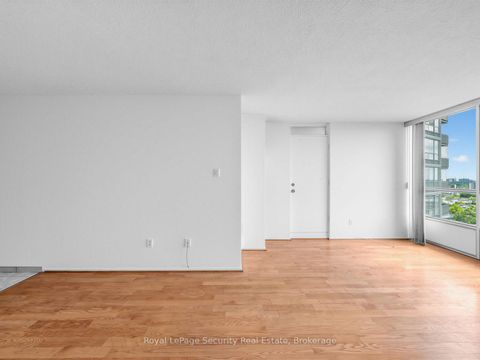 Photo 7 at 1702 - 10 Martha Eaton Way, Amesbury, Toronto
