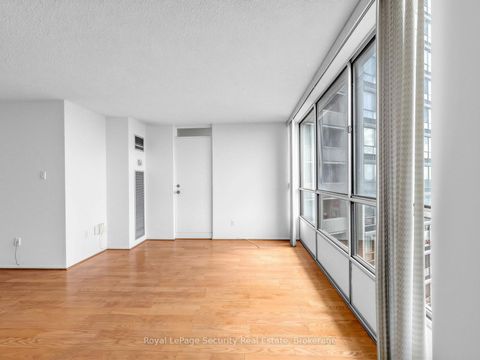 Photo 9 at 1702 - 10 Martha Eaton Way, Amesbury, Toronto