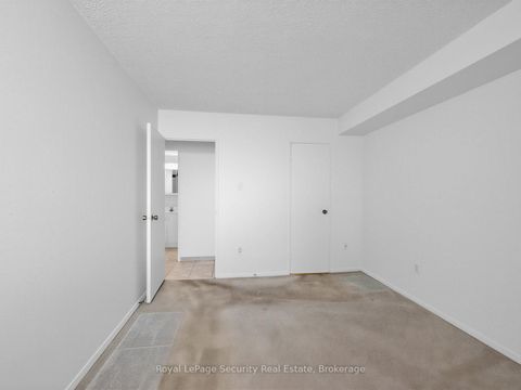 Photo 19 at 1702 - 10 Martha Eaton Way, Amesbury, Toronto