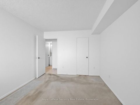 Photo 20 at 1702 - 10 Martha Eaton Way, Amesbury, Toronto