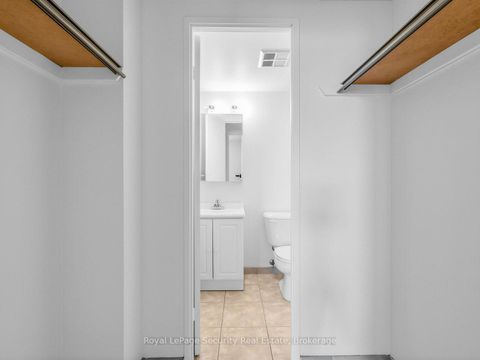 Photo 21 at 1702 - 10 Martha Eaton Way, Amesbury, Toronto