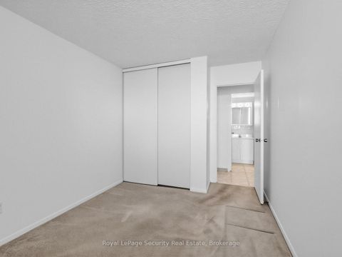 Photo 27 at 1702 - 10 Martha Eaton Way, Amesbury, Toronto