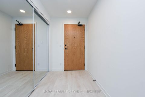 Photo 1 at 1502 - 7950 Bathurst Street, Beverley Glen, Vaughan