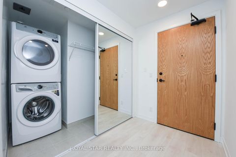 Photo 2 at 1502 - 7950 Bathurst Street, Beverley Glen, Vaughan