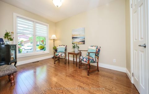 Photo 3 at 26 Kilkenny Drive, L'Amoreaux, Toronto