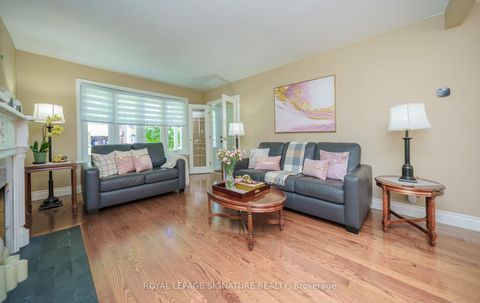 Photo 6 at 26 Kilkenny Drive, L'Amoreaux, Toronto