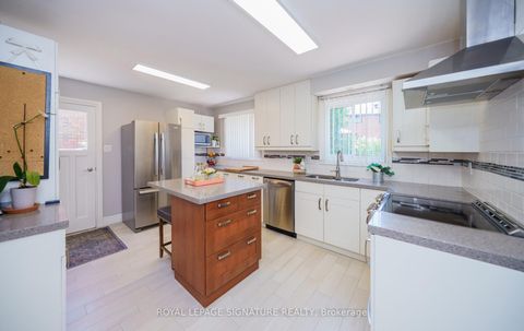 Photo 10 at 26 Kilkenny Drive, L'Amoreaux, Toronto