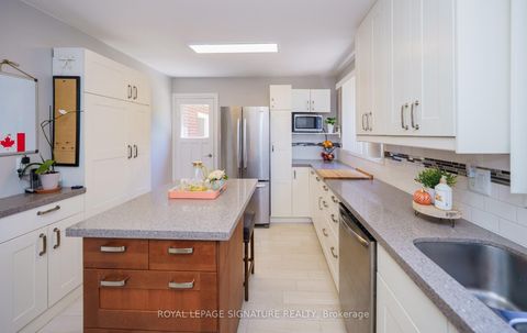 Photo 12 at 26 Kilkenny Drive, L'Amoreaux, Toronto