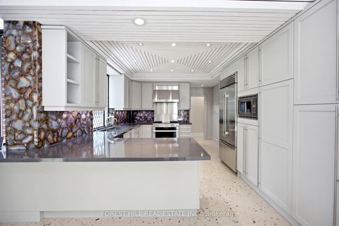 Photo 10 at 4 Ridgewood Road, Forest Hill South, Toronto