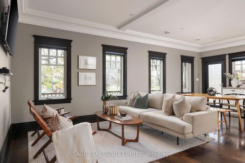 Photo 4 at 39 Loyalist Road, Kingsway South, Toronto