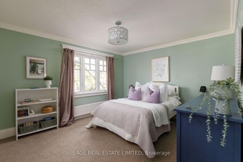 Photo 29 at 39 Loyalist Road, Kingsway South, Toronto