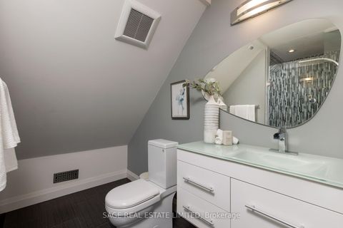 Photo 34 at 39 Loyalist Road, Kingsway South, Toronto