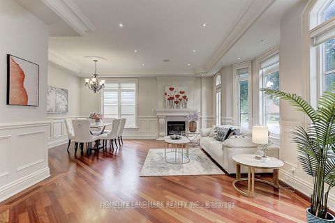 Photo 2 at 34 Moccasin Trail, Don Mills, Toronto