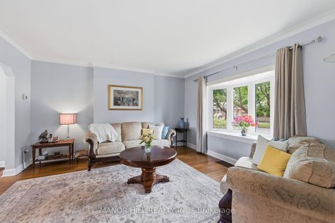 Photo 4 at 33 Robindale Avenue, Alderwood, Toronto