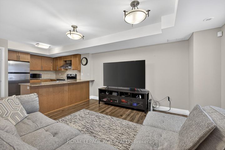 Photo 11 at 138 - 326 John Street, Willowbrook, Markham