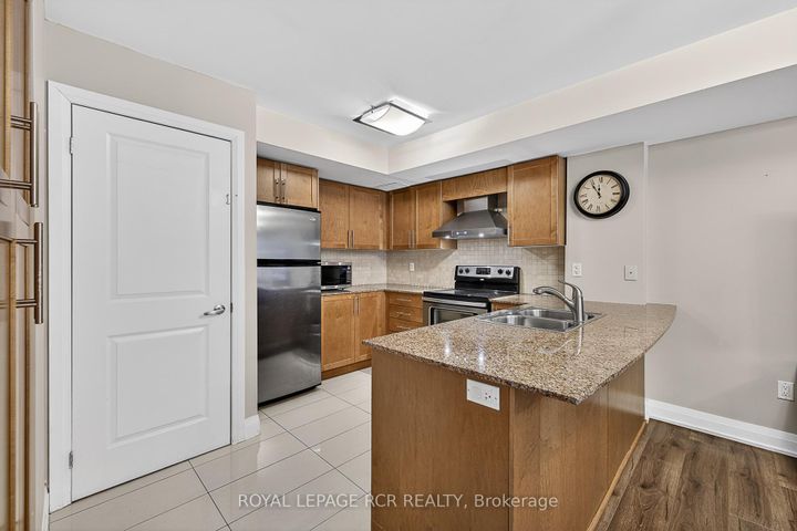 Photo 16 at 138 - 326 John Street, Willowbrook, Markham