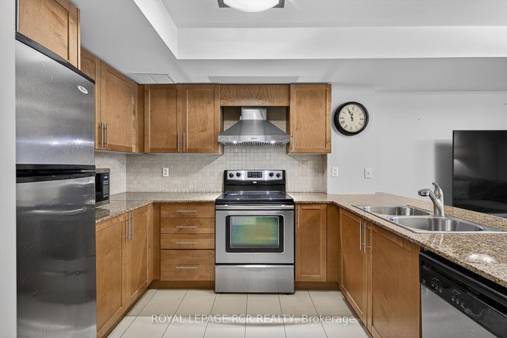 Photo 17 at 138 - 326 John Street, Willowbrook, Markham