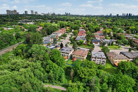 Photo 1 at 71 Yatesbury Road, Steeles, Toronto
