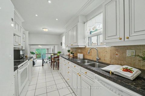 Photo 6 at 71 Yatesbury Road, Steeles, Toronto