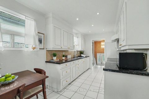 Photo 10 at 71 Yatesbury Road, Steeles, Toronto
