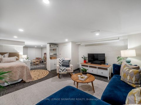 Photo 35 at 121 Ivy Avenue, South Riverdale, Toronto