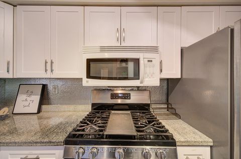 Photo 7 at 94 - 6 Esterbrooke Avenue, Don Valley Village, Toronto
