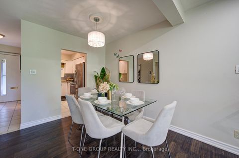 Photo 10 at 94 - 6 Esterbrooke Avenue, Don Valley Village, Toronto