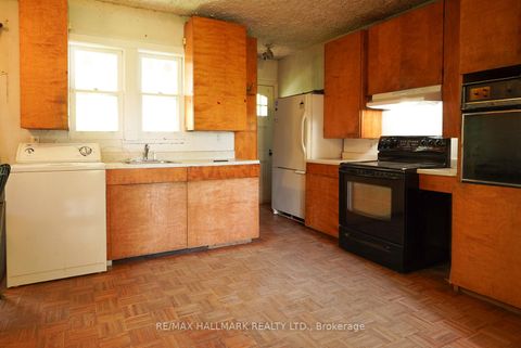 Photo 2 at 63 Highview Avenue, Cliffside, Toronto