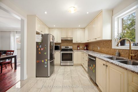 Photo 7 at 352 Maple Leaf Drive, Maple Leaf, Toronto