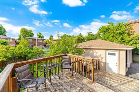 Photo 17 at 352 Maple Leaf Drive, Maple Leaf, Toronto