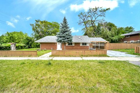 Photo 0 at 2 Ladysbridge Drive, Morningside, Toronto