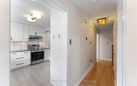 Photo 4 at 91 - 270 Timberbank Boulevard, L'Amoreaux, Toronto