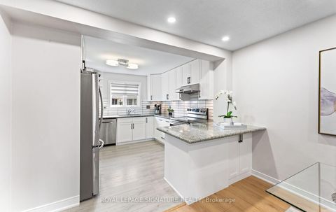 Photo 16 at 91 - 270 Timberbank Boulevard, L'Amoreaux, Toronto