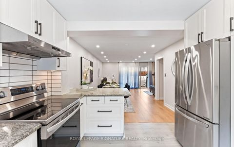 Photo 19 at 91 - 270 Timberbank Boulevard, L'Amoreaux, Toronto