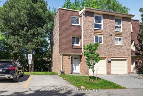Photo 2 at 38 Rusty Crestway, Don Valley Village, Toronto