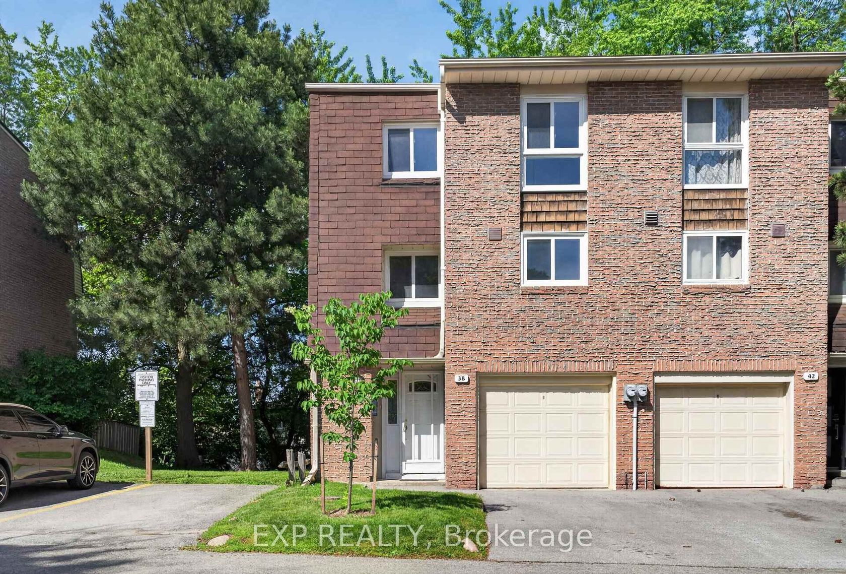 38 Rusty Crestway, Don Valley Village, Toronto 
