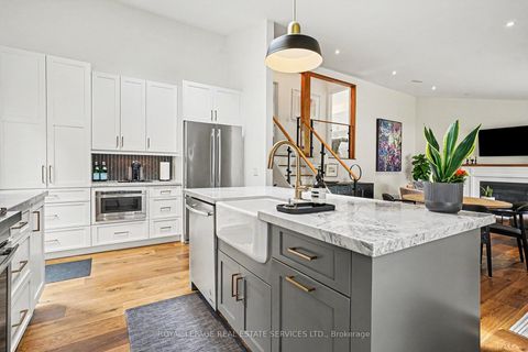 Photo 10 at 25 Brougham Crescent, The Westway, Toronto