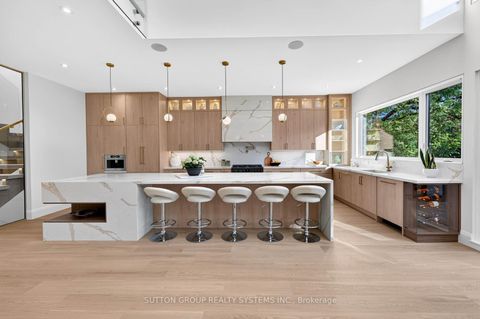 Photo 9 at 272 Renforth Drive, Markland Wood, Toronto