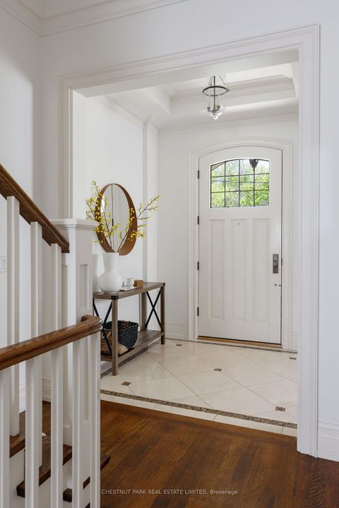 Photo 2 at 7 Strathgowan Crescent, Lawrence Park South, Toronto