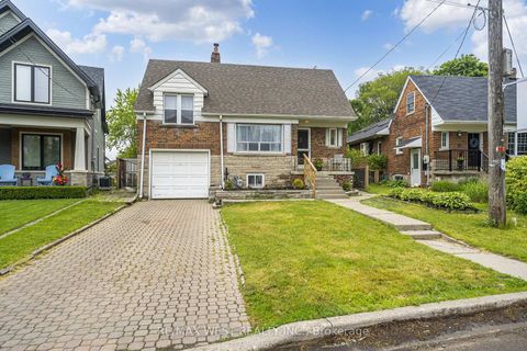 Photo 2 at 26 Parkland Road, Cliffside, Toronto