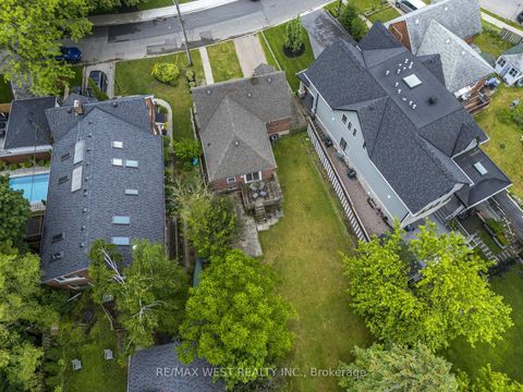 Photo 5 at 26 Parkland Road, Cliffside, Toronto