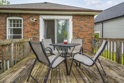 Photo 7 at 26 Parkland Road, Cliffside, Toronto