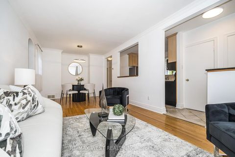 Photo 10 at 26 Parkland Road, Cliffside, Toronto