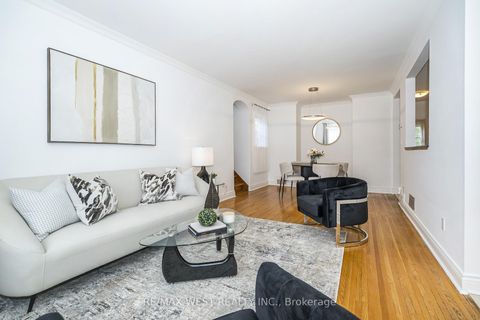 Photo 11 at 26 Parkland Road, Cliffside, Toronto