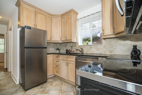 Photo 15 at 26 Parkland Road, Cliffside, Toronto