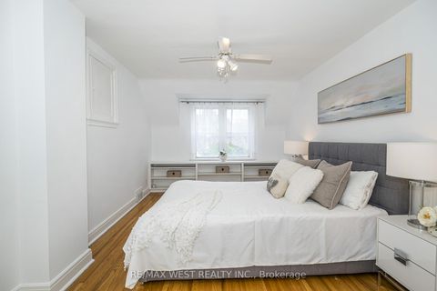 Photo 18 at 26 Parkland Road, Cliffside, Toronto