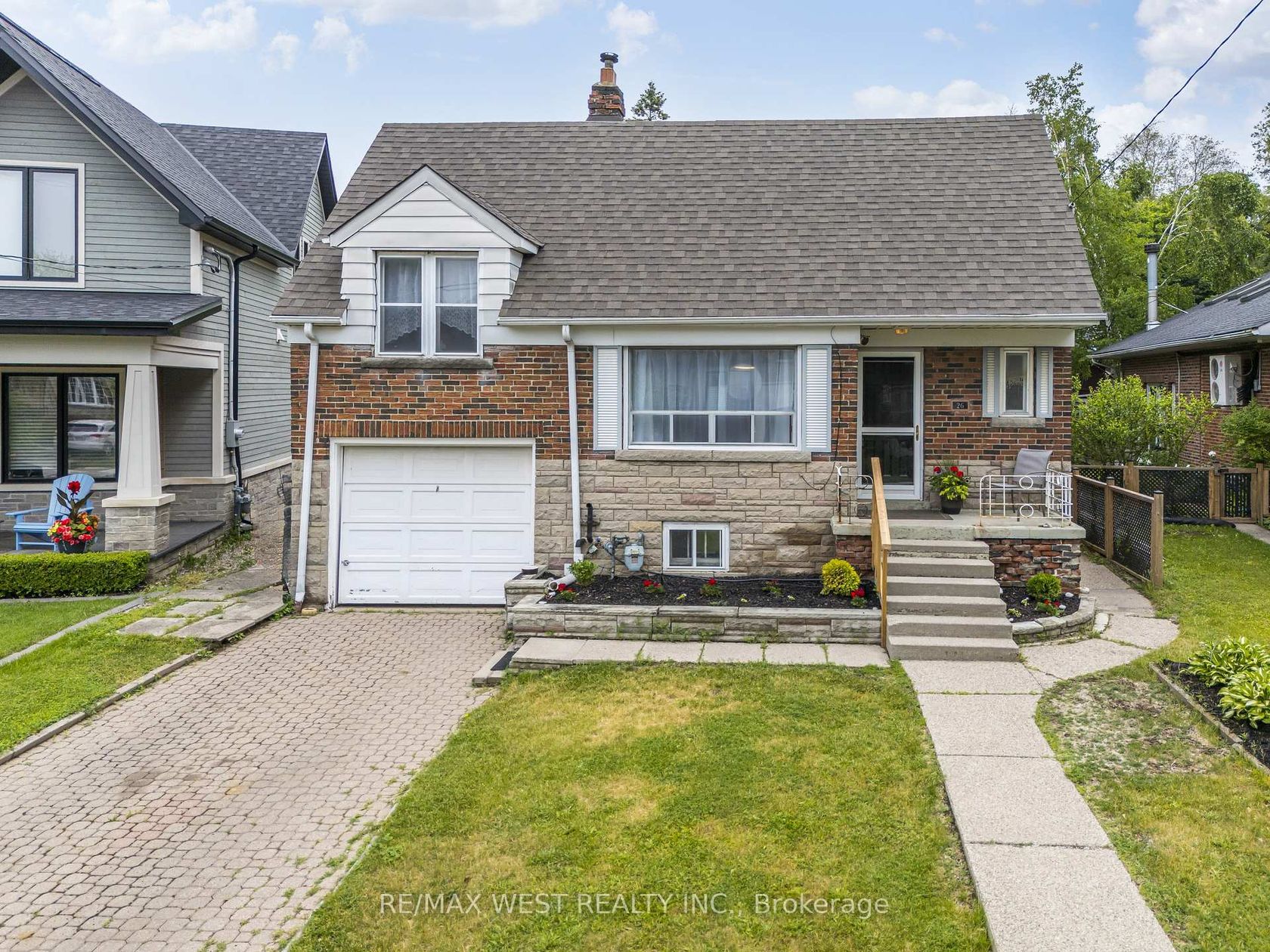 26 Parkland Road, Cliffside, Toronto 